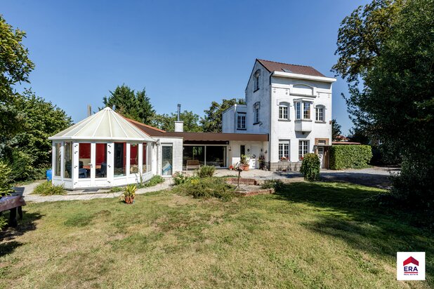 À vendre : maison ouverte de caractère à Huizingen