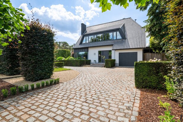Energiezuinige villa met luxe afwerking en zonnige tuin (1.183 m²)