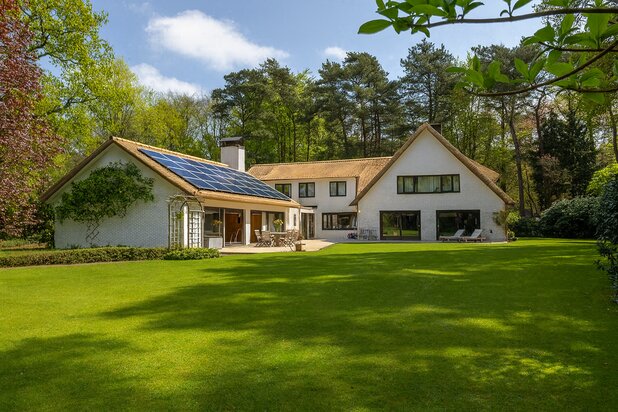 Exclusieve villa met binnenzwembad in Kapellenbos