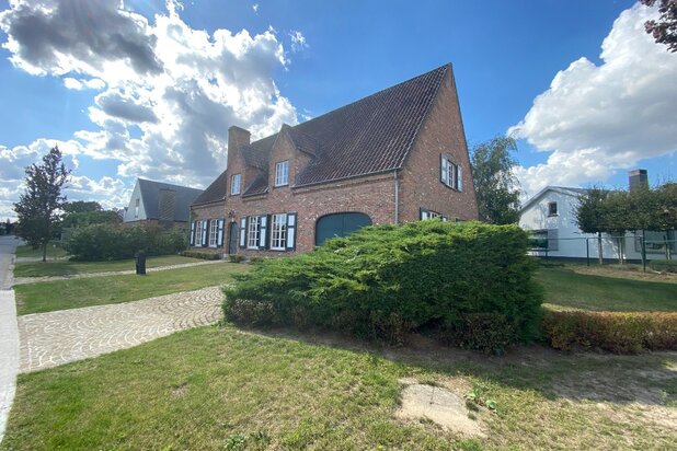 Charmante landelijke villa op een toplocatie in Waregem!