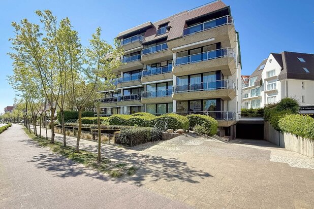 Appartement d’angle avec terrasse, près de la Place Albert..
