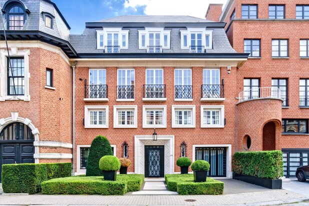 Square du Bois, Hôtel particulier face au Bois de la Cambre