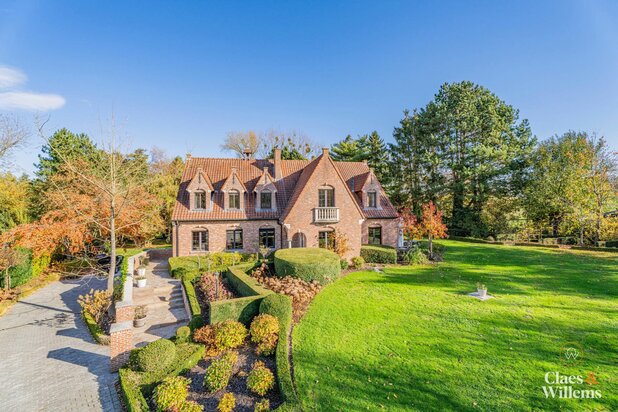 Villa met praktijk- of kantoorruimte te koop in Pajottegem