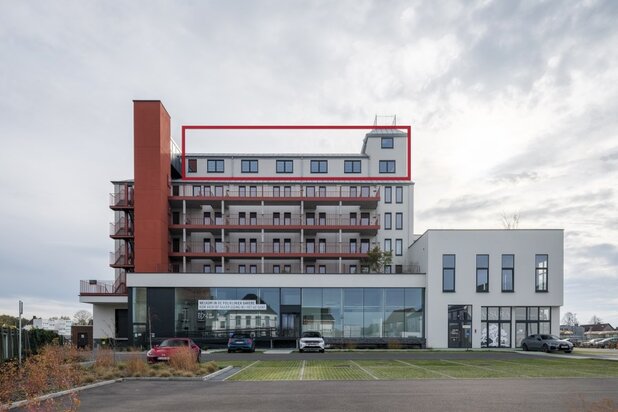 Penthouse/espace de bureau unique avec vue à 360° à Gavere