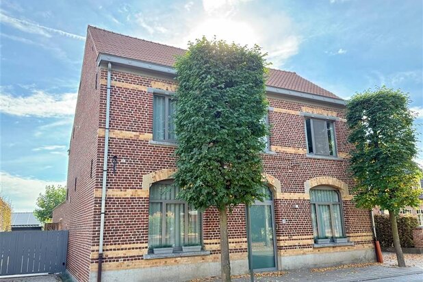 Hoogwaardig afgewerkte herenwoning + bijgebouw 84m2.