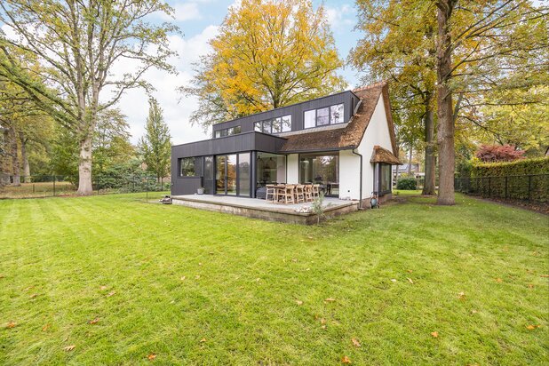 SFEERVOL WONEN IN EEN VOLLEDIG GERENOVEERDE WONING