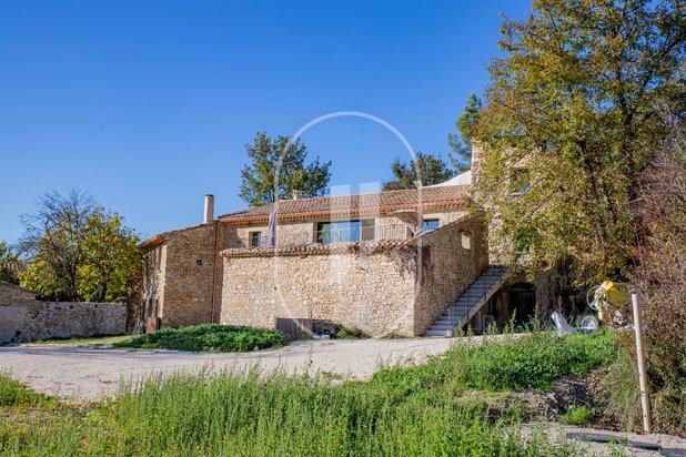 Stenen woning te koop met uitzicht op de Mont Ventoux