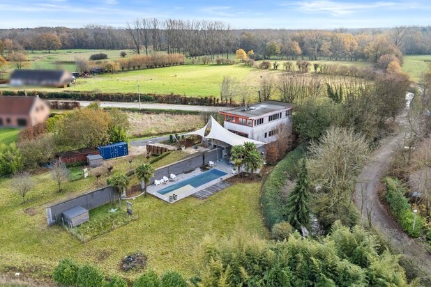 Uitzonderlijke villa op ca 38a met zwembad en zicht op natuur te Rijmenam/Boortmeerbeek