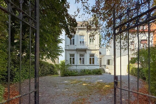 Kersbeek : Maison 5 chambres + jardin + piscine à rénover