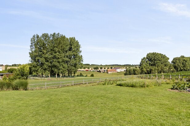 Villa prête à emménager dans un cadre verdoyant et calme, finitions haut de gamme