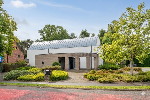 Moderne villa  met zwembad op toplocatie in Genk - instapklaar en future-proof