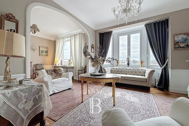 Place Brugmann, beautiful bright apartment