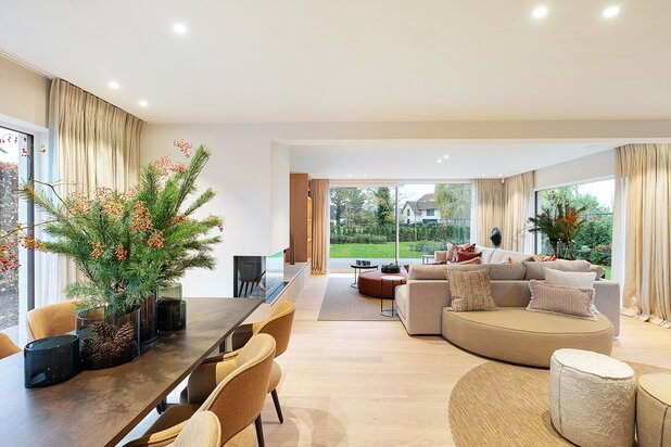 Luxueuze, alleenstaande villa in een residentiële wijk in Knokke met 5 slaapkamers.