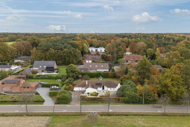 Laagbouwvilla met uitzicht op bos en weilanden nabij Postel