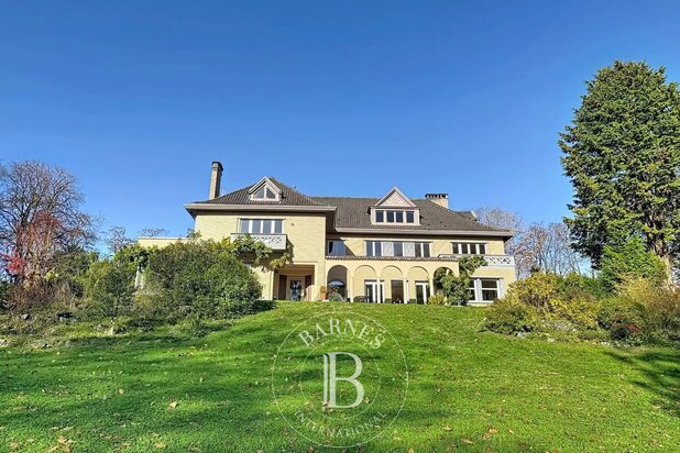 Ittre I Schitterende Art Deco residentie in een groene omgeving