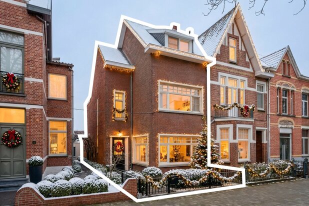 Magnifique maison de ville rénovée au centre de Mol