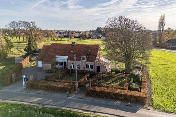 Landelijk gelegen woning in Minderhout op ca 9.000 m² grond