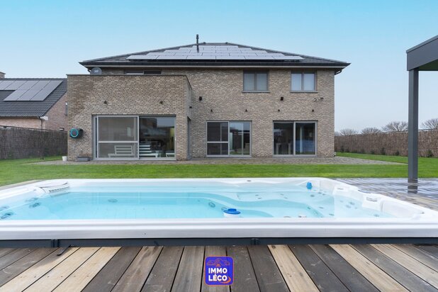 Grande Villa de standing développant une surface habitable de 435m², dans un clos résidentiel prisé !