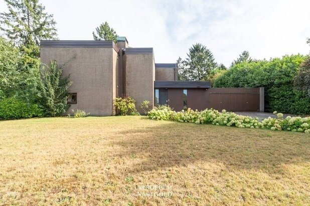 Architectenvilla op toplocatie in het centrum van Evergem