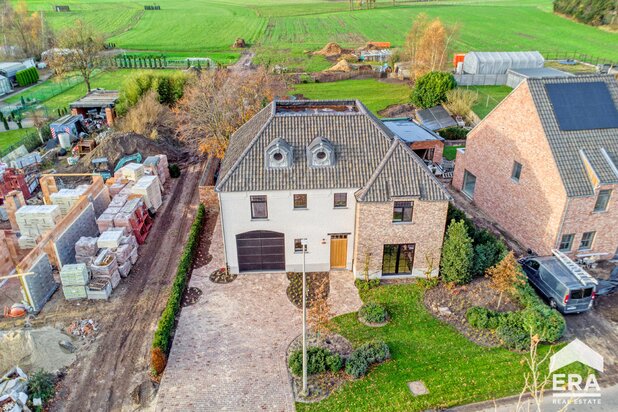 Prachtige landelijke villa met vrij zicht te koop in Lommel!