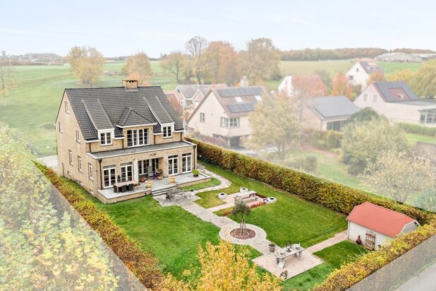 Exclusieve lichtrijke villa met hoogwaardige afwerking in Kobbegem