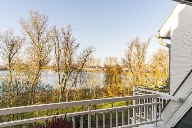 KNOKKE:FIRST SALE weekend 13 & 14 dec - 20 & 20 & 21 dec (11u - 17u)