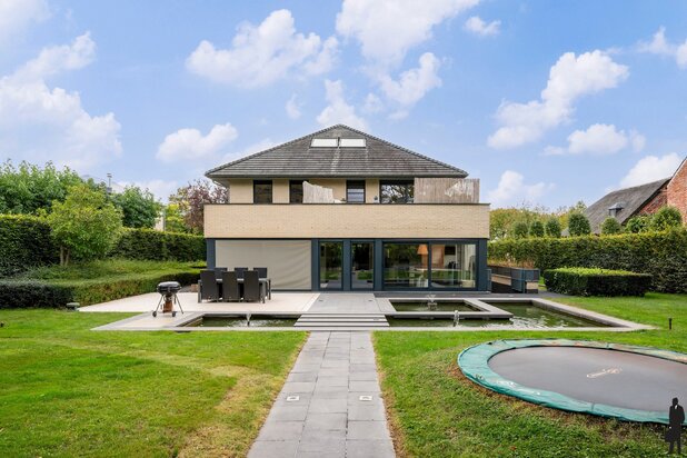 Eigentijdse villa op ca. 1.246 m² te Brasschaat!