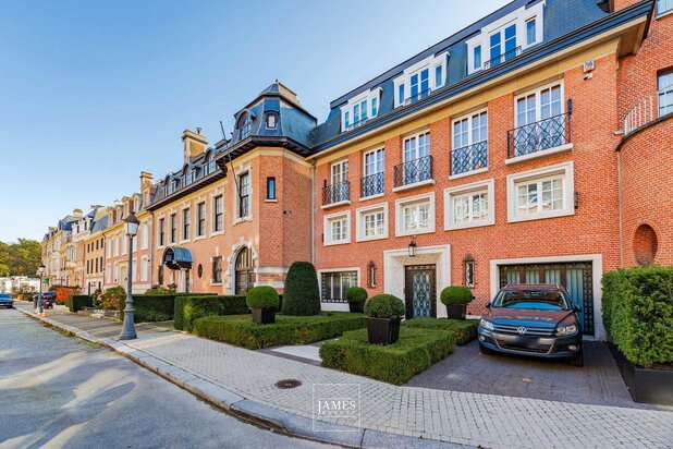 Un hôtel particulier dans le Square du Bois