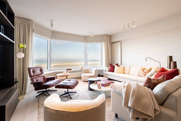 Beautifully finished apartment with frontal sea view