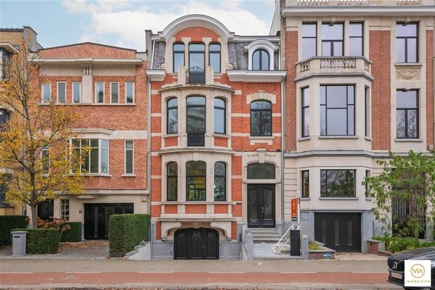 Karaktervolle woning met totaalrenovatie + Z-tuin