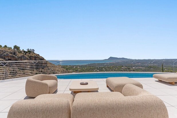 Exclusieve instapklare villa te koop in Altea met panoramisch zeezicht