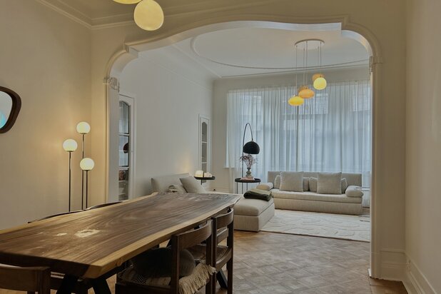 All-in, gemeubeld 2-slpk.app. in de Theaterbuurt