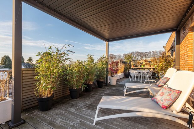 Instapklaar penthouse met zonnig royaal dakterras !