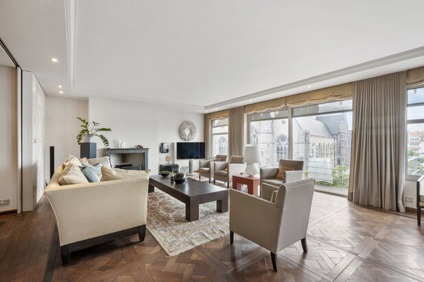 Pal op de MARKT gelegen exclusief luxe-appartement met 3 slk