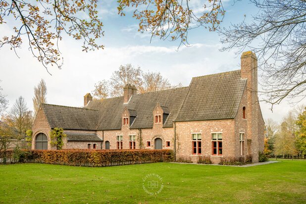 Sfeervolle Landelijke Villa met prachtige tuin en weide