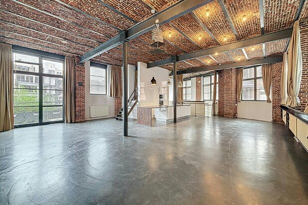 Spacious open loft for rent in Koekelberg