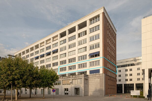 Exclusief appartement met panoramisch uitzicht op het Willemdok en het MAS