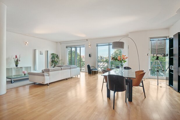 Lichtrijke loft met prachtig zicht op jachthaven en MAS