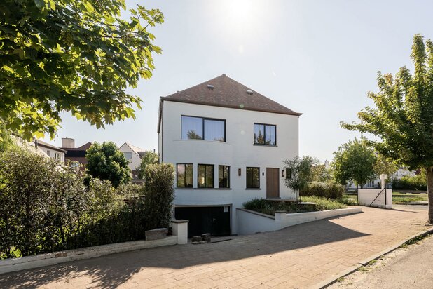 Exclusief: Stijlvolle renovatie op een toplocatie in Duinbergen