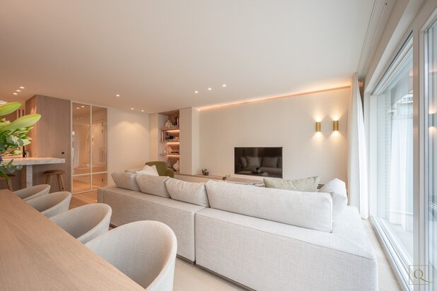 Prachtig gerenoveerd appartement met 3 slaapkamers vlakbij de Dumortierlaan.