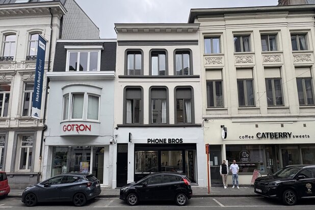 Opbrengsteigendom te koop te Gent op zeer gunstige locatie.