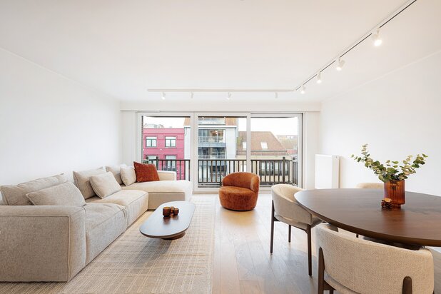Appartement contemporain et lumineux, idéalement situé au centre de Knokke.