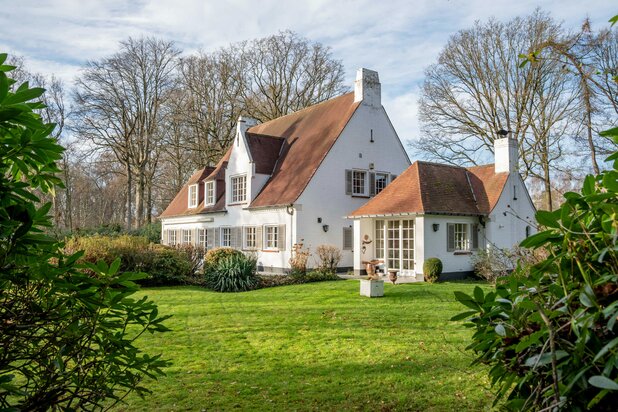 Classic villa for sale located in the Waaroostpark 