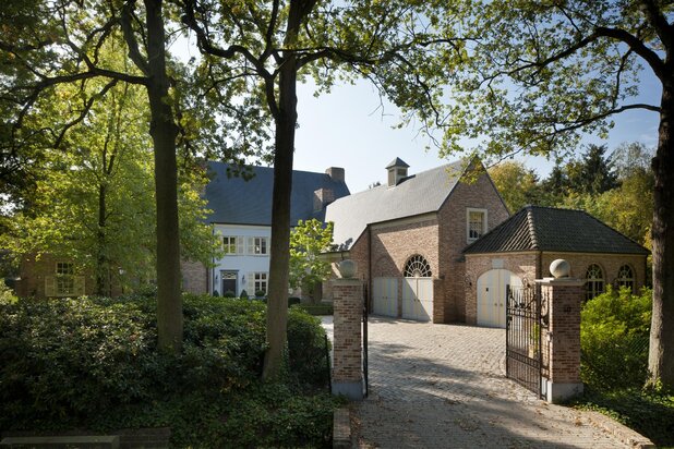 Prachtig afgewerkt landhuis in Engelse stijl met 5 slpks