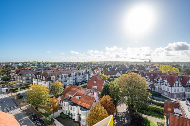 Nieuwbouwappartement gelegen in hartje het Zoute met een prachtig open zicht op de villa's.