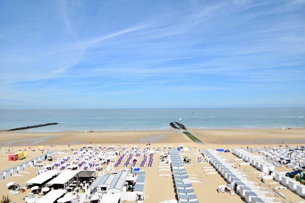 Fantastisch gerenoveerd appartement met zeezicht gelegen tussen het Lichttorenplein en het Albertplein