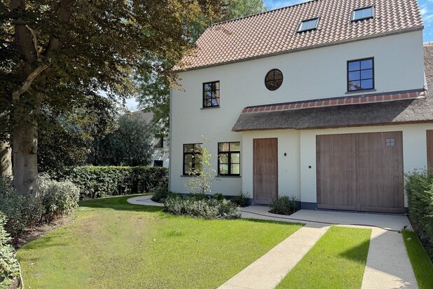 Nieuwbouw onder registratierechten! Villa met zonovergoten leefruimtes en een tijdloos design