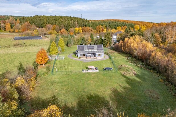 Villa set on 1 hectare of land in Bastogne