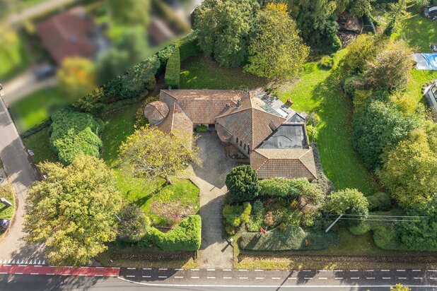 Unieke woning met prachtige tuin en veel privacy