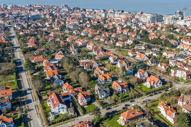 Villa cachée à vendre dans un sentier Zoute au calme